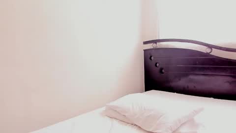 Ana  IG an castillo 1 online show from December 19, 2024, 2:57 pm