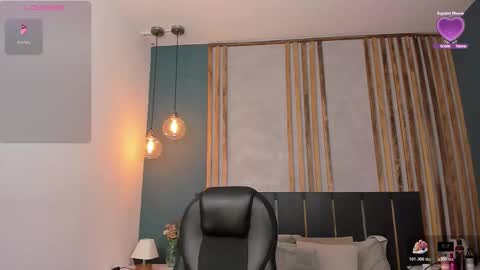 Ana Coral online show from November 13, 2025, 3:27 am