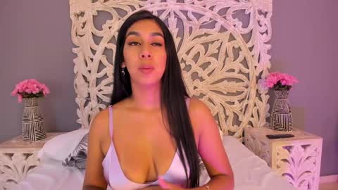 Snapshot of ana_gonzalez chatting on April 30, 2026, 9:19 pm Ana Gonzalez online show from April 30, 2026, 9:19 pm