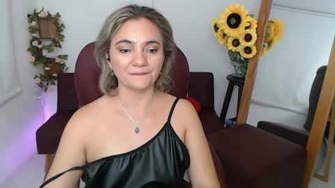 Snapshot of ana_hotmilf chatting on June 14, 2026, 2:24 am Ana online show from June 14, 2026, 2:24 am