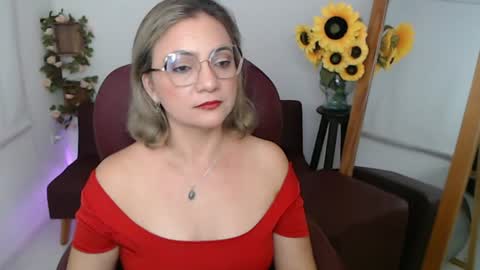 Snapshot of ana_hotmilf chatting on June 19, 2026, 11:52 pm Ana online show from June 19, 2026, 11:52 pm