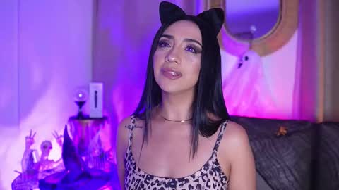   online show from October 20, 2025, 4:13 am