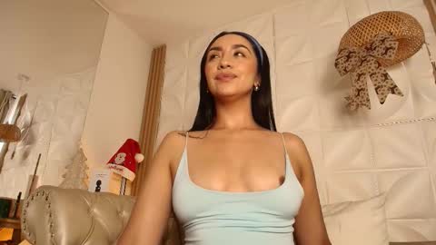   online show from December 19, 2025, 8:38 pm