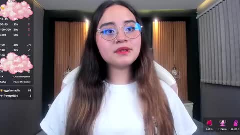 Snapshot of ana_taylor2 chatting on December 4, 2024, 11:35 pm Ana online show from December 4, 2024, 11:35 pm