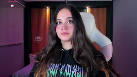 Snapshot of ana_taylor2 chatting on September 26, 2025, 9:08 pm Ana online show from September 26, 2025, 9:08 pm