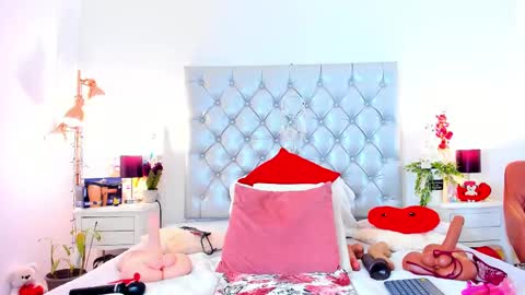 anaa_bellaa online show from March 7, 2025, 1:07 pm