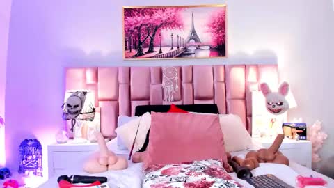 anaa_bellaa online show from November 1, 2025, 12:29 pm