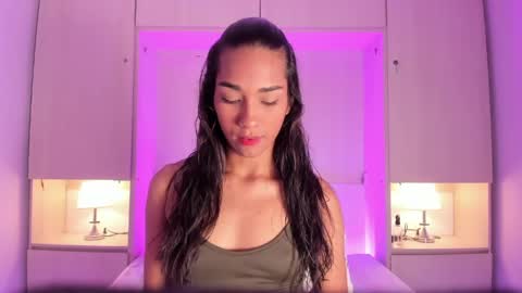 anaacollins_ online show from March 31, 2026, 11:32 am