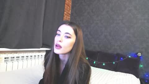 Anna online show from December 5, 2025, 3:30 pm