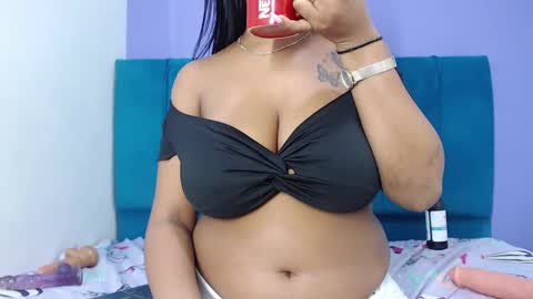 anabelcm101 online show from February 17, 2025, 10:36 pm