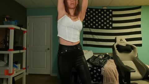 Anabelleleigh online show from September 9, 2025, 12:59 pm