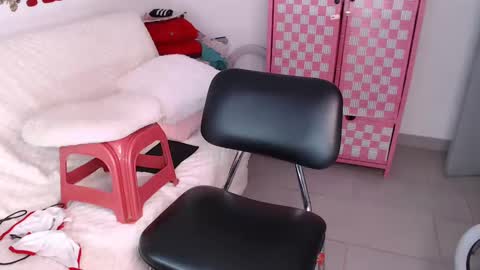 Snapshot of anabellered chatting on October 24, 2025, 6:26 pm Ana online show from October 24, 2025, 6:26 pm