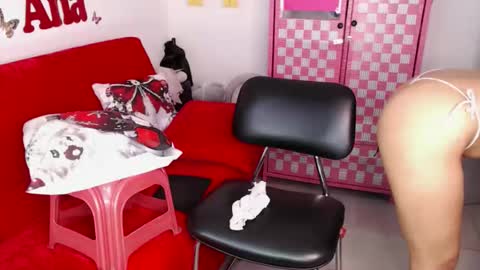 Snapshot of anabellered chatting on December 15, 2025, 12:20 pm Ana online show from December 15, 2025, 12:20 pm