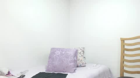 Snapshot of anabellov3 chatting on March 6, 2025, 4:30 am anabellov3 online show from March 6, 2025, 4:30 am