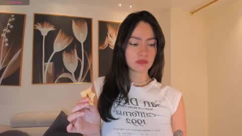 Ana  online show from February 26, 2025, 7:31 am