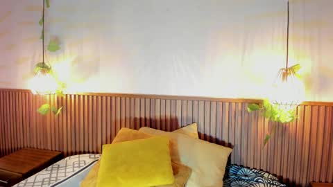 Anna online show from April 19, 2026, 11:53 am