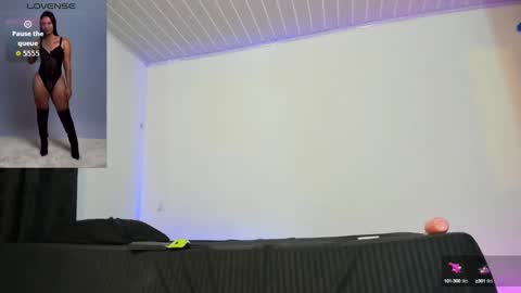 Snapshot of anahi_cruz77 chatting on September 30, 2025, 2:05 am Ana online show from September 30, 2025, 2:05 am