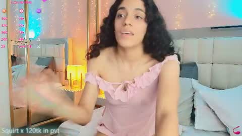 Snapshot of anahi_maite chatting on June 11, 2026, 7:34 pm Anahi online show from June 11, 2026, 7:34 pm