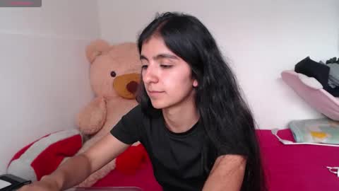 Snapshot of anahibrowns95 chatting on June 4, 2026, 7:53 pm Anahi Browns online show from June 4, 2026, 7:53 pm