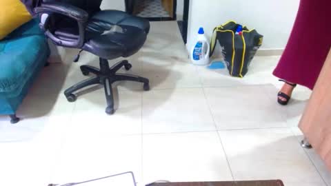 Snapshot of anaids_dam chatting on February 20, 2025, 9:53 pm anaids online show from February 20, 2025, 9:53 pm
