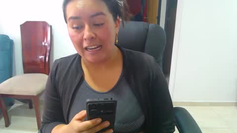 Snapshot of anaids_dam chatting on September 17, 2025, 1:24 pm anaids online show from September 17, 2025, 1:24 pm