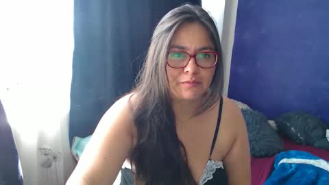 Snapshot of anaids_dam chatting on October 13, 2025, 1:44 pm anaids online show from October 13, 2025, 1:44 pm