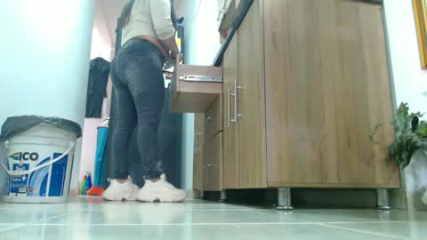 Snapshot of anaids_dam chatting on October 17, 2025, 5:59 pm anaids online show from October 17, 2025, 5:59 pm