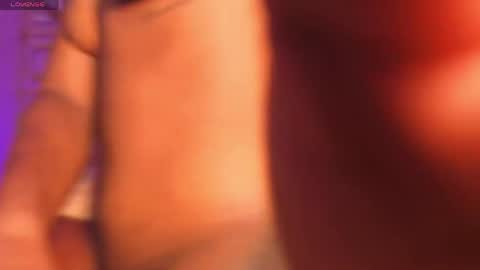 anamonroee online show from April 14, 2026, 9:10 pm