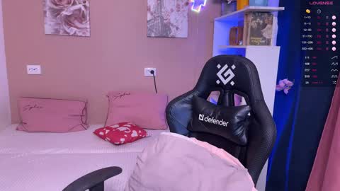 Ananasteisha online show from March 4, 2025, 9:11 pm