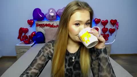 anastacyyellig online show from February 4, 2025, 12:29 am