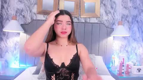 Mia online show from September 19, 2025, 12:17 pm