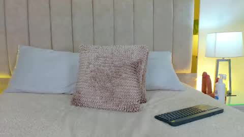 Mia online show from March 7, 2026, 12:24 pm