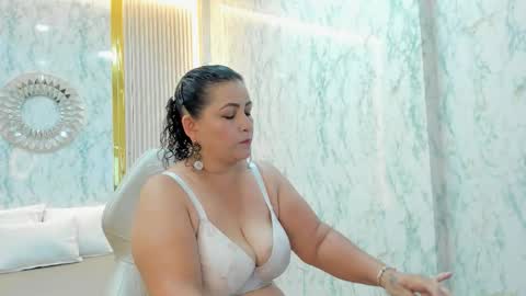 Ana Velvett online show from January 13, 2026, 3:23 am