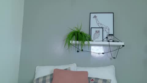 Kendra  online show from October 25, 2025, 10:23 am