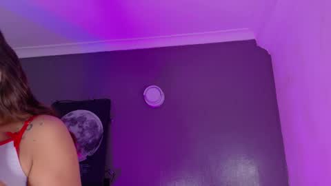 Kendra  online show from December 17, 2025, 10:32 am