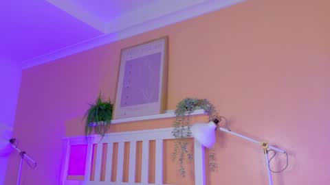 Kendra  online show from April 8, 2026, 10:04 am