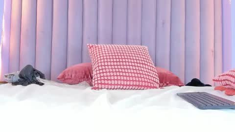 A N N A   V O S S  online show from November 12, 2025, 11:47 pm