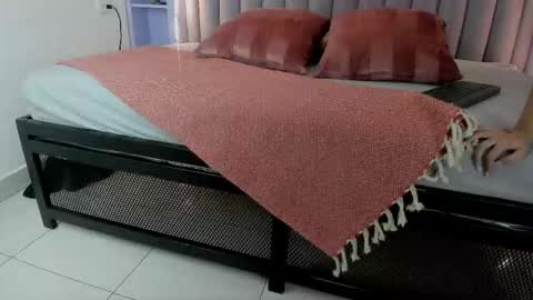 A N N A   V O S S  online show from November 24, 2025, 7:35 pm