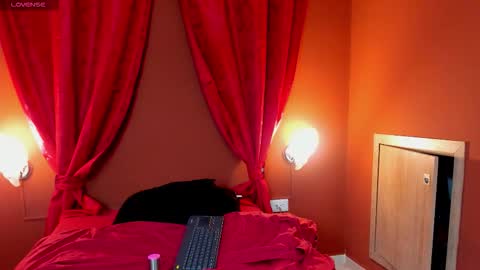 anazztasia_squirt online show from December 16, 2025, 6:02 pm