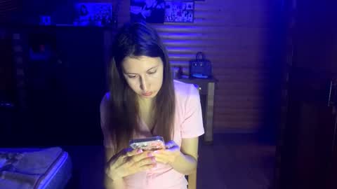 Ashley Cooper online show from November 1, 2025, 5:04 pm