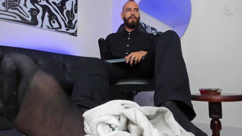 Andrs   -                   online show from January 25, 2025, 9:46 pm