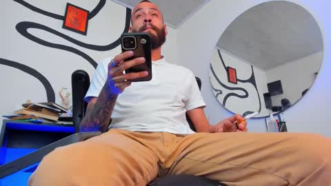 Andrs   -                   online show from November 21, 2025, 1:15 am