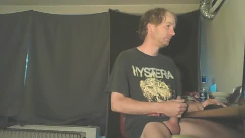 Snapshot of andi1010 chatting on May 10, 2026, 4:06 am andi101 online show from May 10, 2026, 4:06 am