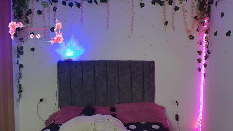 Snapshot of andra_rosse chatting on May 29, 2026, 4:32 am Andra de la Rosse online show from May 29, 2026, 4:32 am