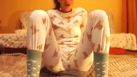 Andra online show from October 12, 2025, 5:45 pm