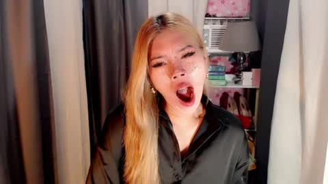 Snapshot of andrea06121998 chatting on July 8, 2026, 5:28 pm andrea06121998 online show from July 8, 2026, 5:28 pm