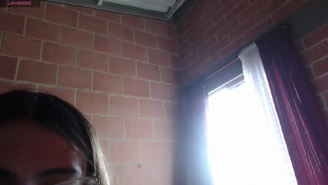 Snapshot of andrea_camila chatting on December 16, 2025, 2:55 pm Andrea online show from December 16, 2025, 2:55 pm