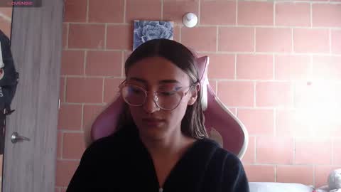 Snapshot of andrea_camila chatting on February 16, 2026, 3:19 pm Andrea online show from February 16, 2026, 3:19 pm