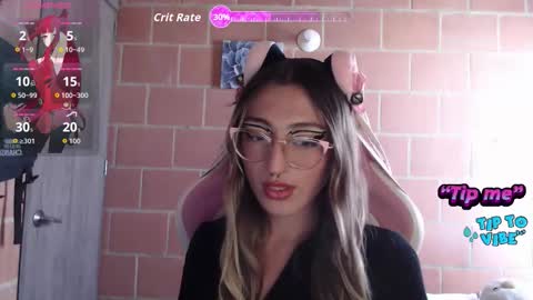 Snapshot of andrea_camila chatting on February 18, 2026, 7:21 pm Andrea online show from February 18, 2026, 7:21 pm