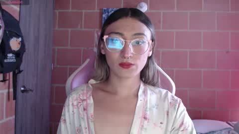 Snapshot of andrea_camila chatting on February 22, 2026, 3:21 pm Andrea online show from February 22, 2026, 3:21 pm